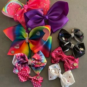 Jojo Siwa bows